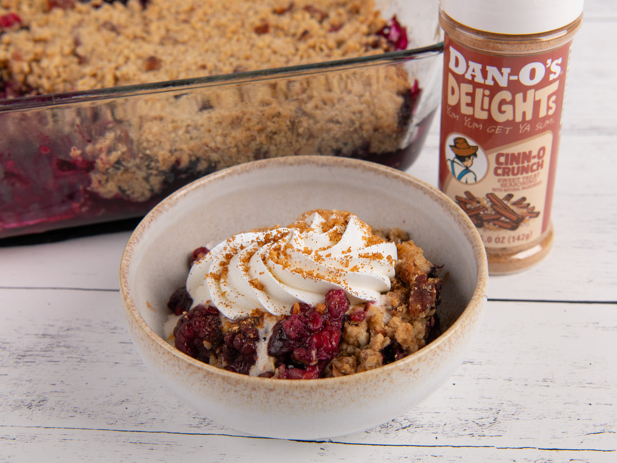 Easy Mixed Berry Cobbler with Cinnamon Crunch