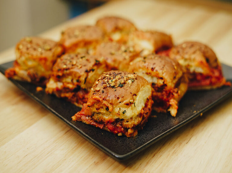 Garlic Basil Grilled Chicken Pizza Sliders