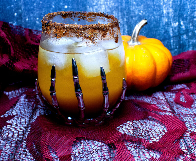 人気スポー新作 Sip on Spooky: Mango Madness Halloween Cocktail Recipe - Dan その他